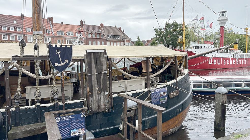 Ob „Anne“, Feuerschiff oder Hafenboot: an diesem Wochenende drängt es sich im Alten Binnenhafen. Foto: Schuurman