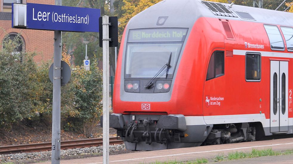 Regionalzüge sind schon einige auf den Gleisen. Foto: Ortgies/Archiv