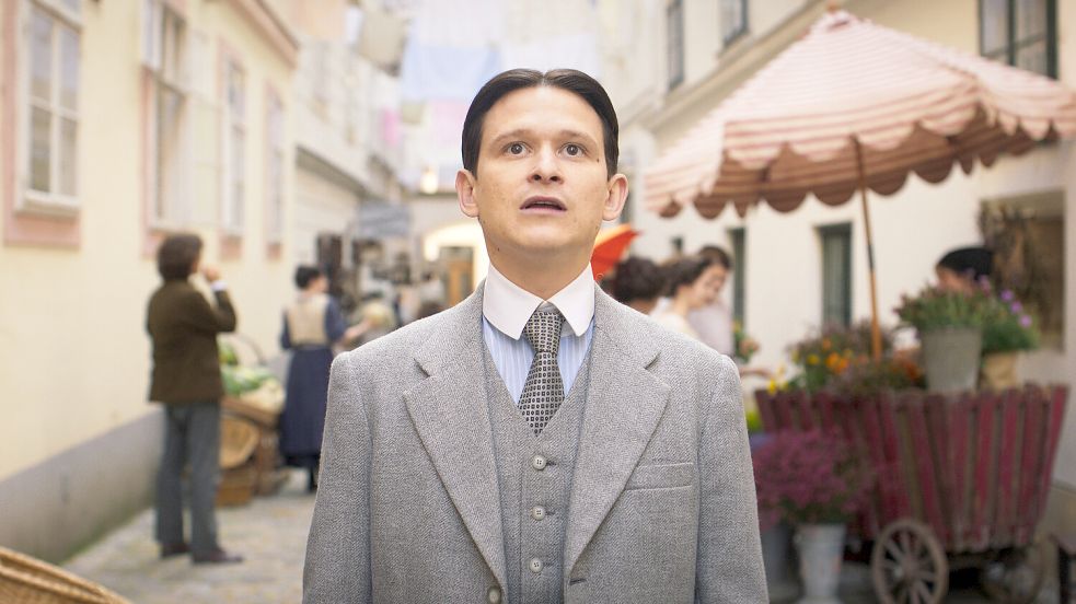 So sah der Autor in der TV-Miniserie aus: Franz Kafka (Joel Basman) in einer Szene aus „Kafka“. Foto: picture alliance/dpa/NDR/Superfilm