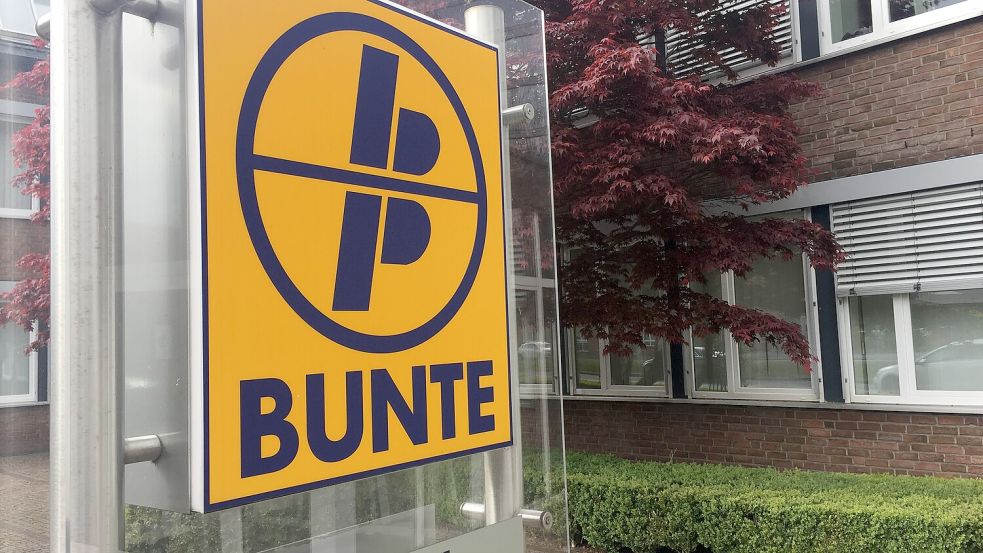 Am Hauptkanal links/Hermann-Lange-Straße plant die Firma Johann Bunte Bauunternehmung die Errichtung eines Wohnquartiers. Foto: Schade/Archiv