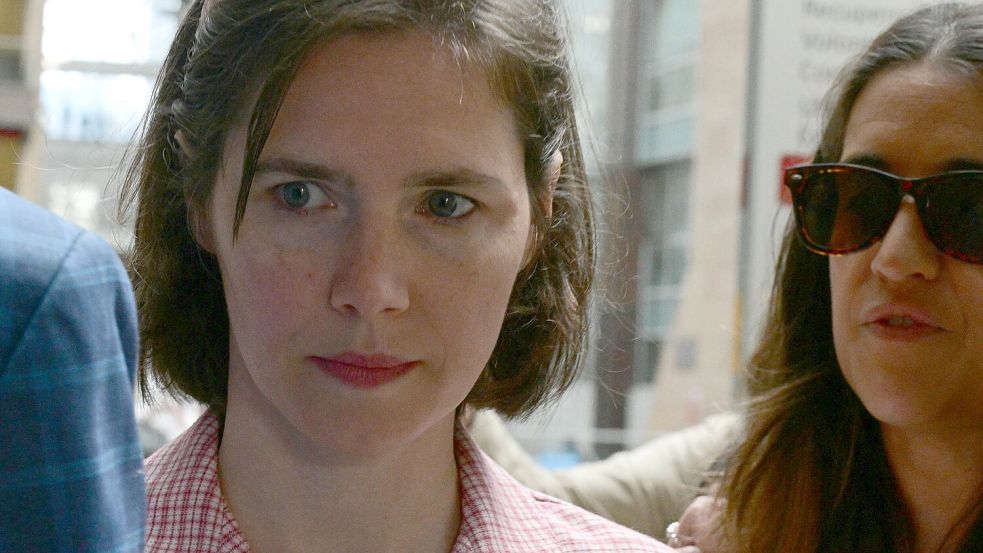 Amanda Knox erscheint zu ihrer Anhörung im Verleumdungsprozess vor Gericht in Florenz. Foto: TIZIANA FABI/AFP