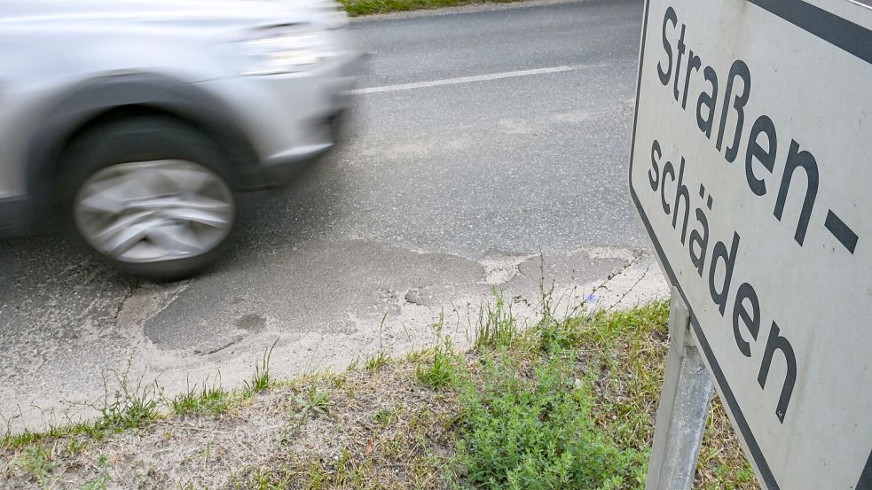 Der Zustand der Straßen beeinträchtigt vielerorts die Verkehrssicherheit, warnt der ADAC. Foto: Pleul/DPA-Zentralbild/DPA