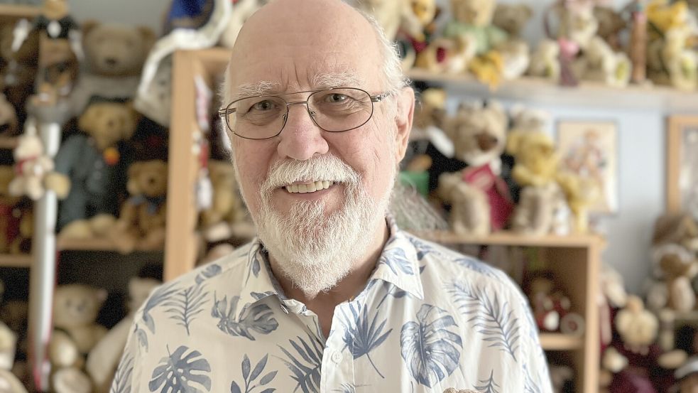 Hans-Dieter Gau lebt mit über 2400 Teddybären in seiner Dreizimmerwohnung. Foto: Ankea Janßen