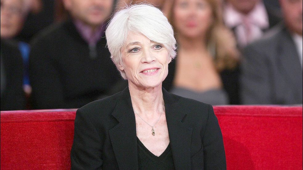 Klassikerin des französischen Chanson: Françoise Hardy in einer franzöischen Fernsehshow. Foto: IMAGO/Photo News/