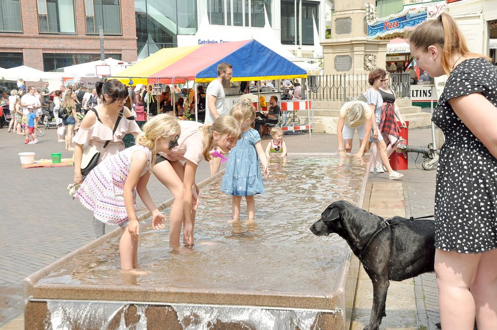 Der Sonntag des Stadtfestes Leer war auch schon im vergangenen Jahr für die Familie reserviert. Foto: Wolters/Archiv