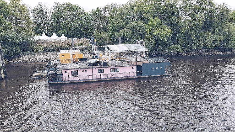 Das Hausboot von Fynn Kliemann und Olli Schulz in Hamburg bekommt neue Eigentümer. Foto: dpa/All Hands On Deck