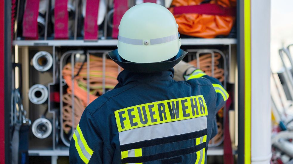 Die Ausschreibungen haben begonnen: In Greetsiel wird bald das neue Feuerwehrhaus gebaut. Symbolfoto: dpa