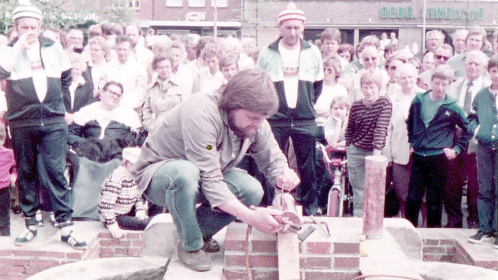 Der Grundsteinlegung für den Fürbringerbrunnen am neuen Standort wurde am 5. Mai 1984 gelegt. Foto: Privat/Archiv