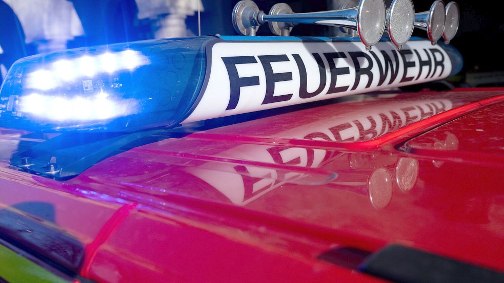 Die Feuerwehr Papenburg-Obenende musste den Brand eines Bootes löschen. Symbolbild: DPA