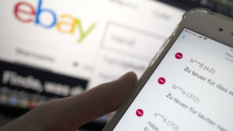 Bei E-Bay wurden die beiden Frauen auf den Betrüger aufmerksam. Foto: Skolimowska/dpa