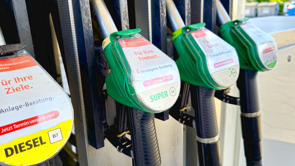 Die Spritpreise sind in Deutschland seit Ende Juni wieder angestiegen. Foto: IMAGO/CHROMORANGE