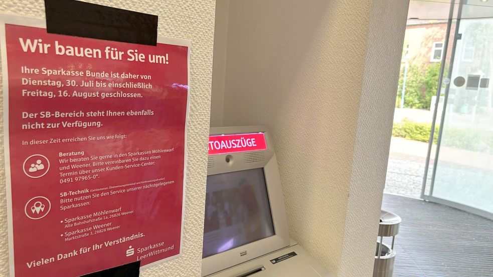 Ein Aushang weist auf die Zeit der Schließung hin. Foto: Vogt