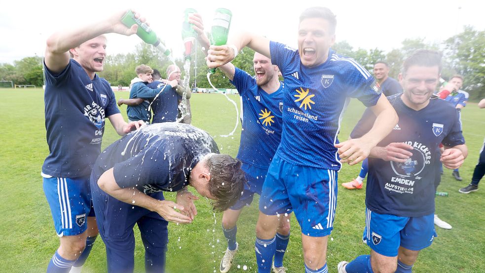 Nach der Aufstiegsparty muss sich Kickers Emden nun wieder in der Regionalliga behaupten. Archivfoto: Doden