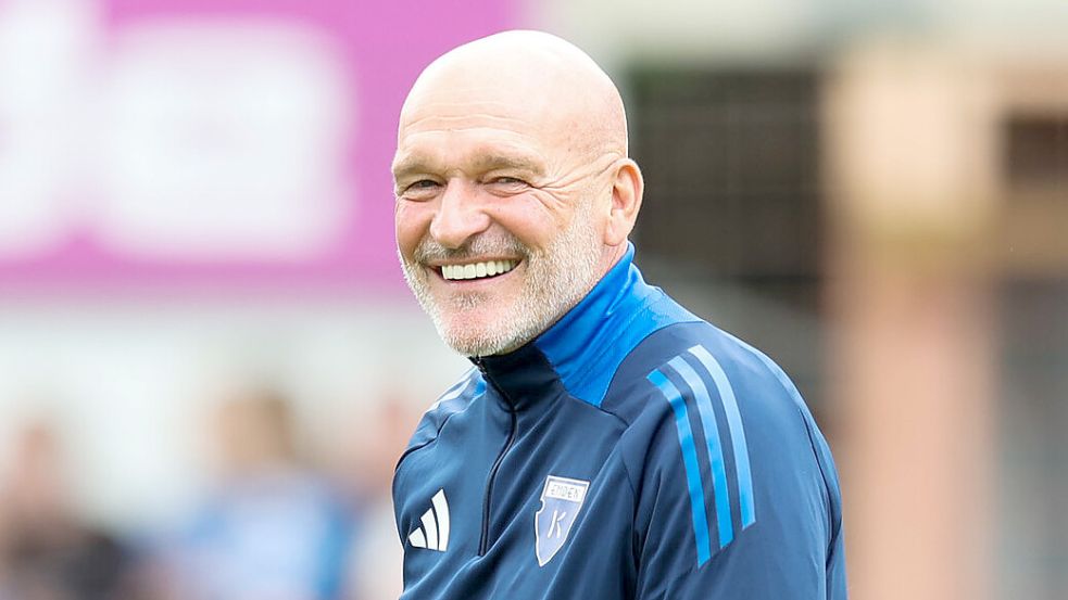 Kickers-Trainer Stefan Emmerling möchte so schnell wie möglich den Klassenerhalt perfekt machen. Foto: Doden/Emden