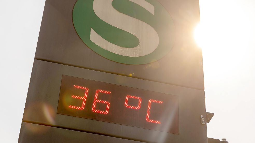 Am Hamburger S-Bahnhof wurden vor genau einem Jahr 36 Grad gemessen. Foto: IMAGO IMAGES / Nikito