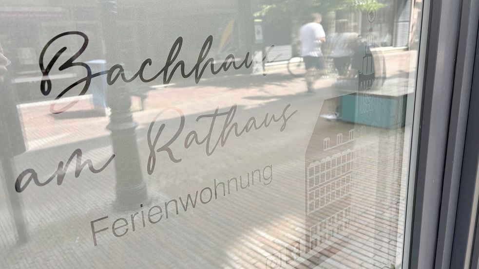 Das „Bachhaus am Rathaus“ mit Ferienwohnungen und eventuell auch noch Gastronomie ist in das Haus von ehemals Leder Höfer eingezogen.