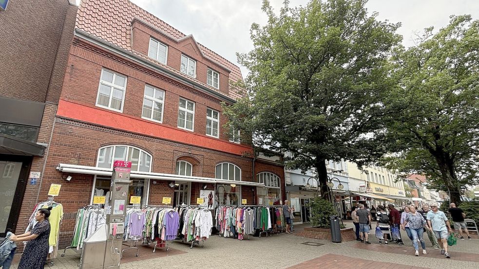 Das Gebäude mit den roten Klinkersteinen hatte Fokus Development bereits gekauft. Jetzt hat sich das Unternehmen von der Immobilie wieder getrennt. Foto: Bothe
