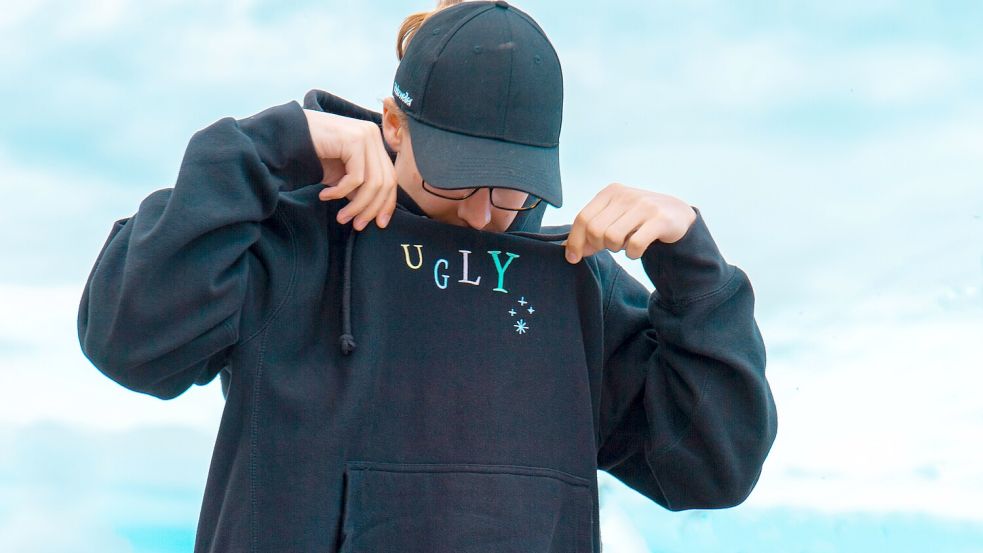 Einige junge Frauen auf Social Media feiern ihr „Ugly Privilege“. Foto: Unsplash/Philip Myrtorp