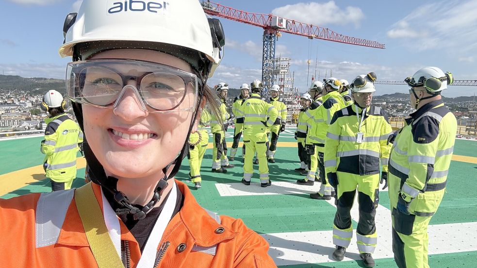 Redakteurin Hannah Weiden ist der Einladung von Tennet gefolgt und hat die Offshore-Plattform in Haugesund besichtigt. Foto: Weiden