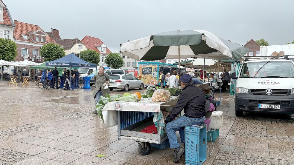 Einige Erzeuger, wie die vietnamesischen Händler am Eingang des Marktes, bauen ihr Gemüse noch selbst an.