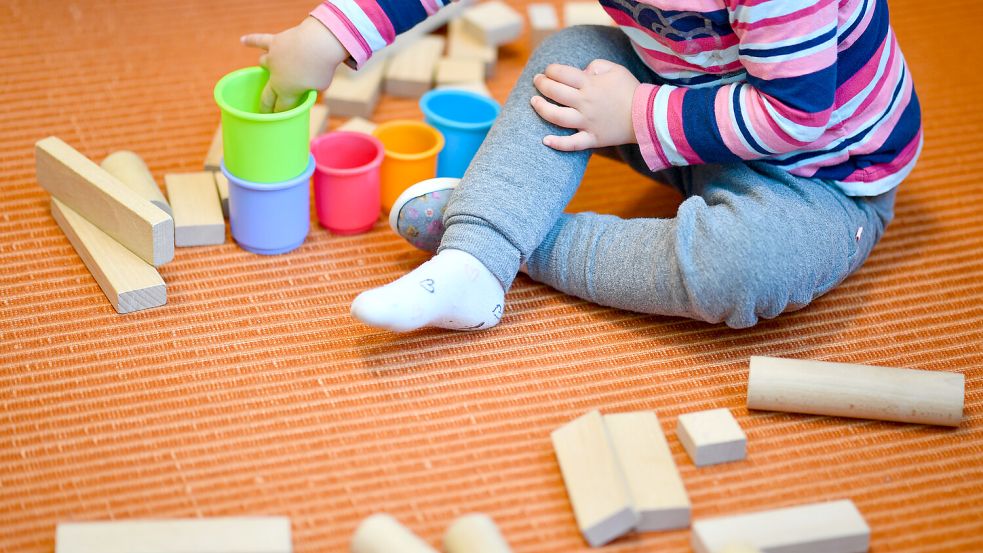 In Moormerland warten noch einige Kinder auf Betreuungsplätze. Symbolfoto: Anspach/dpa