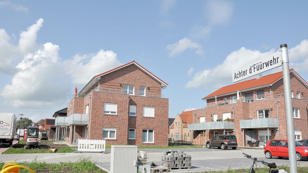 Im Baugebiet Bingum II "Achter d' Füürwehr" gibt es auch Mehrfamilienhäuser. Foto: Wolters