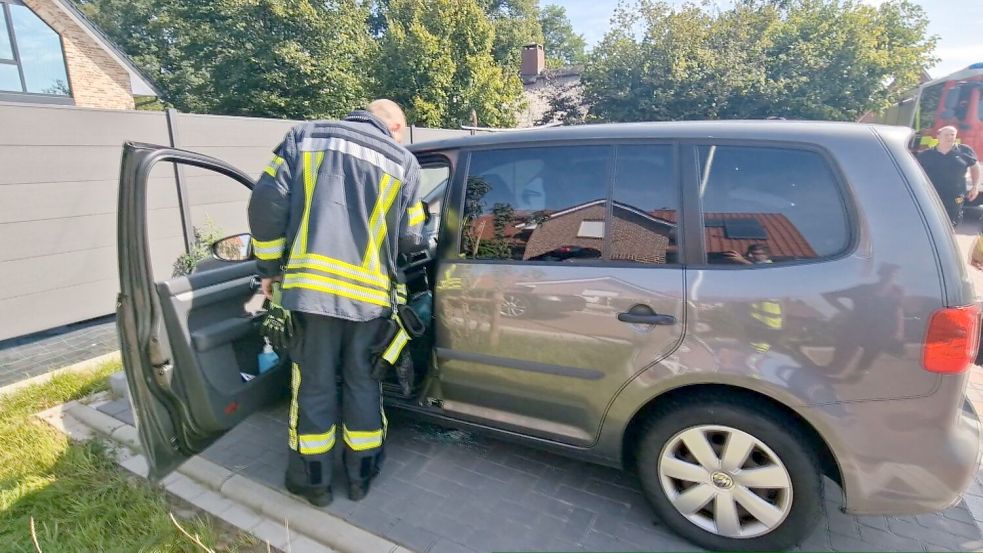 Bei praller Mittagssonne hat sich ein einjähriger Junge auf einem Parkplatz im Ganderkeseer Ortsteil Schönemoor im Auto eingesperrt. Foto: Nonstopnews