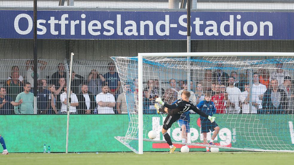 Marcel Bergmann ließ nach dem 0:1 Frust raus. Foto: Doden/Emden