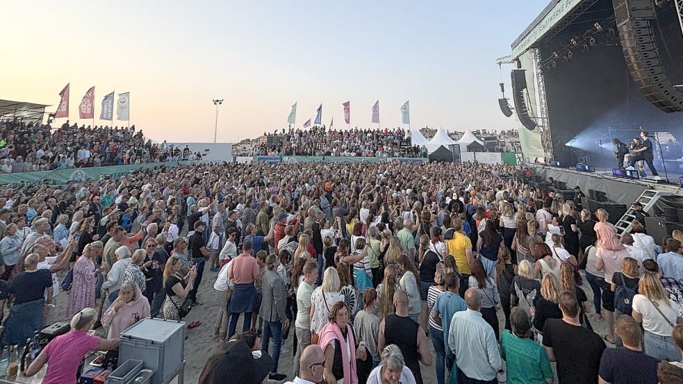 Zahlreiche Besucher waren zum Konzert von Silbermond gekommen. Foto: Penzlin