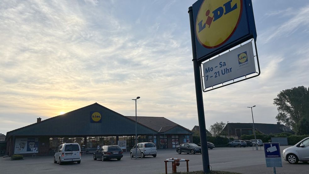 Zu klein für den Discounter: Die Filiale in der Folkmar-Allena-Straße soll abgerissen werden. Foto: Schuurman