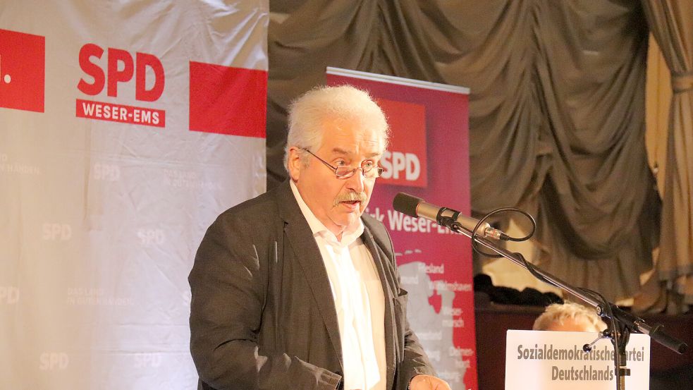 Landschaftspräsident Rico Mecklenburg fordert „Deiche gegen die braune Flut“. Foto: Heino Hermanns