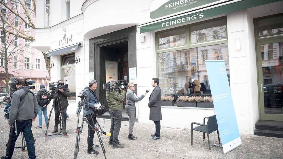 In einem erschütternden Bericht erklärt Yorai Feinberg, wie der tägliche Hass sein israelisches Restaurant in Berlin betrifft. Foto: IMAGO/Uwe Steinert