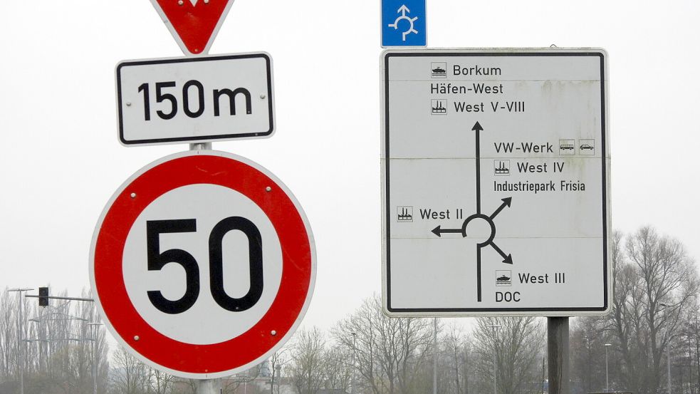 Der VW-Kreisel in Emden wird täglich von Tausenden Verkehrsteilnehmern genutzt. Die Zufahrt von der Butjadinger Straße aus ist ab dem 21. Oktober für drei Tage gesperrt. Foto: F. Doden/Archiv