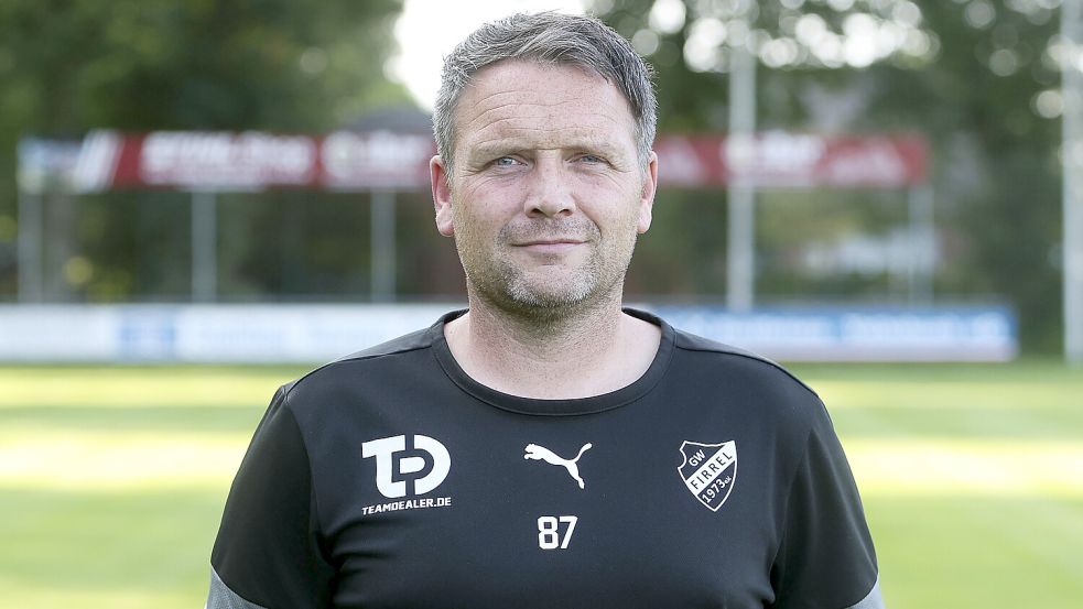 Bernd Grotlüschen ist seit vielen Jahren Firrel-Trainer. Foto: Doden/Emden