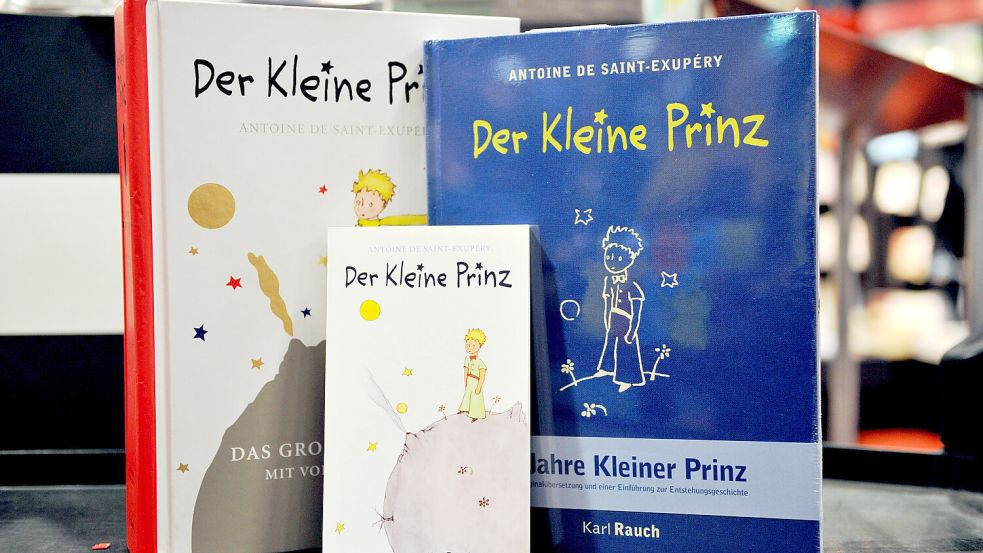 Ein kleines Buch mit Millionen Fans: „Der kleine Prinz“ von Antoine de Saint-Exupéry. Foto: Paul Zinken/dpa