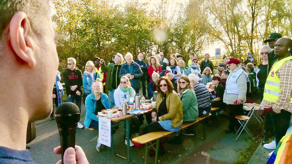 Zu einem gemeinsamen Frühstück treffen sie sich an der Grenze. Foto: privat