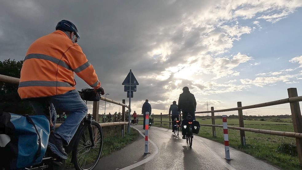 Mitte Oktober wurde die Radroute eingeweiht. Das Foto wurde bei der Radtour gemacht. Archivfotos: Hellmers