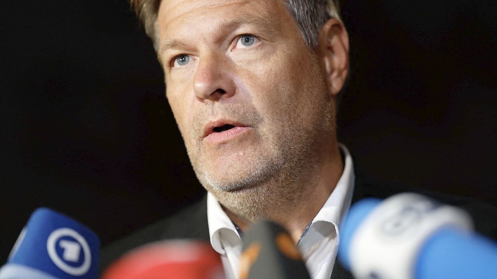 Mittwoch Abend vor dem Kanzleramt: Wirtschaftsminister Robert Habeck. Foto: ODD ANDERSEN