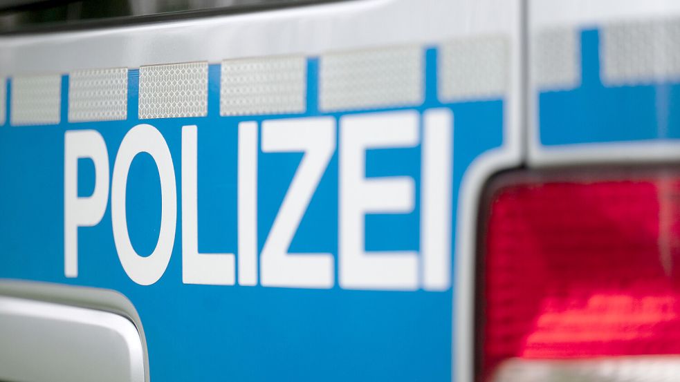 Die Polizei warnte Passanten, nicht an die Frau heranzutreten, „da ein psychischer Ausnahmezustand nicht ausgeschlossen werden kann“. Foto: dpa/Marijan Murat