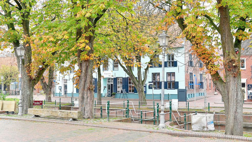 Sowohl der Handel als auch die Betreiber von Ferienwohnungen profitieren von den Einnahmen durch Greetsiel-Urlauber. Foto: Wagenaar