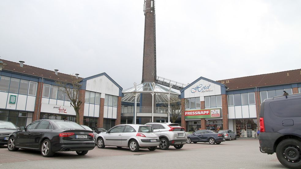 Die Alte Molkerei in Emden hat im Erdgeschoss einige Angebote des Einzelhandels, doch oben stehen die Räume leer. Das soll sich ändern. Foto: Päschel/Archiv