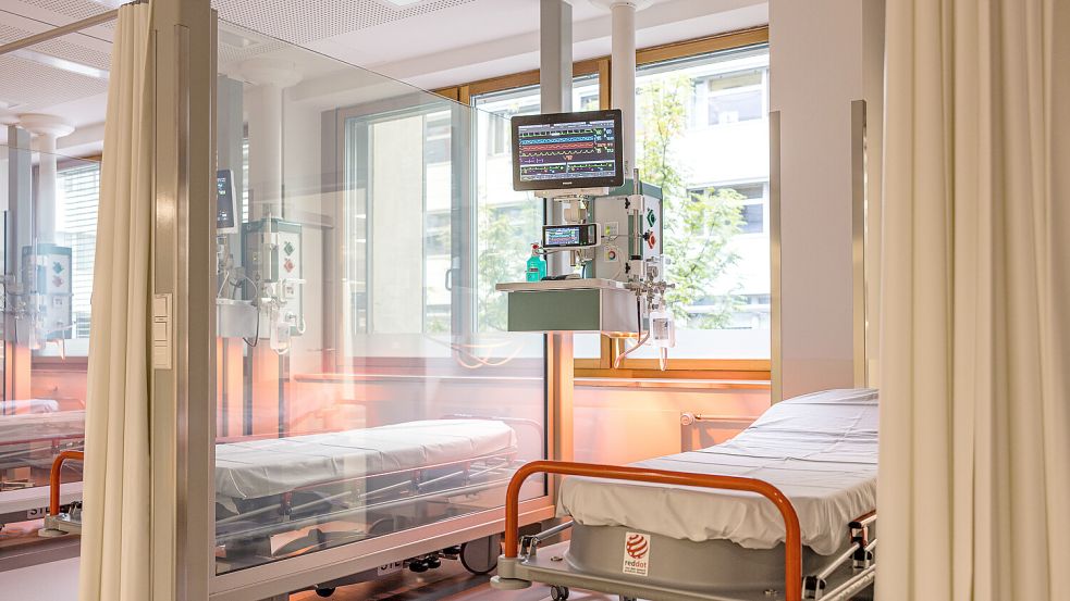 Weniger leere Betten, mehr Behandlungsqualität: Dieses Ziel verfolgt die Krankenhausreform von Karl Lauterbach. Doch für einige Kliniken in Deutschland bedeutet die Reform zugleich das Aus. Foto: dpa/Frank Hammerschmidt