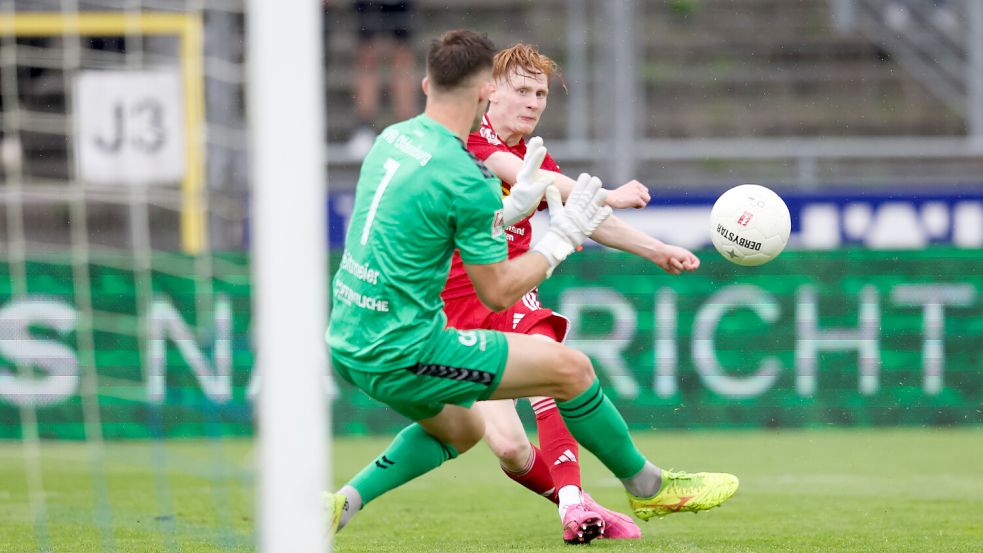 Pascal Steinwender traf auch beim 3:0-Hinspielsieg im August. Auch er hat eine VfB-Vergangenheit. Foto: Doden/Emden