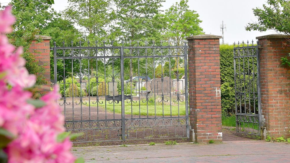 Gräber auf den Hinteraner Friedhöfen kosten künftig deutlich mehr. Foto: Wagenaar/Archiv