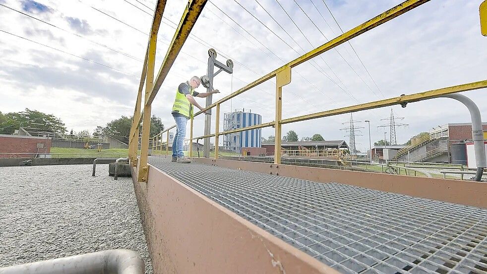Das Abwasser aus der Ortschaft Jemgum wird über eine Druckrohrleitung nach Bingum und von dort aus nach Leer zur Kläranlage gepumpt. Archivfoto: Ortgies