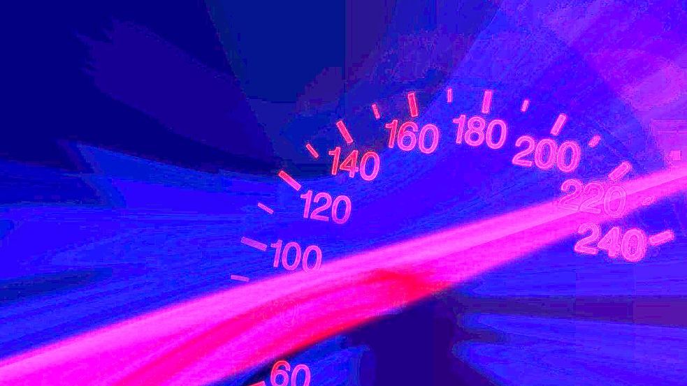 Zeitweise mit mehr als 200 Kilometern pro Stunde ist der 26-Jährige aus Ostrhauderfehn gefahren. Symbolfoto: Pixabay
