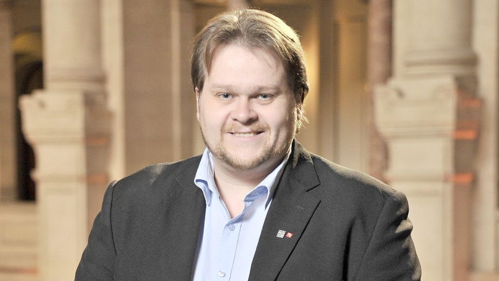 Lars Kelich, Hannovers SPD-Fraktionschefs, kündigt nach dem Skandal rund um die Überwachung von Verwaltungsangestellten seinen Rücktritt an. Foto: IMAGO/Henning Scheffen