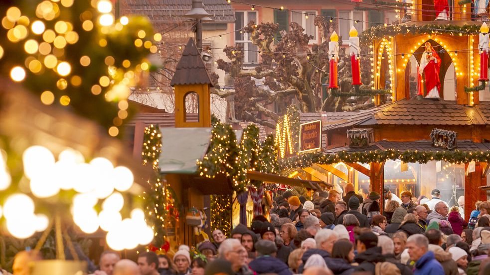 Bedroht die Debatte um die Umbenennung von Weihnachtsmärkten die christlichen Traditionen rund um das Weihnachtsfest? Foto: picture alliance/dpa/Andreas Arnold