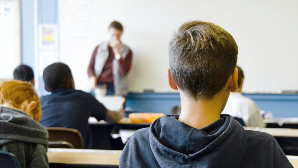 Ein neuer Erlass in Niedersachsen sorgt für Diskussionsstoff: Die Förderung der Mehrsprachigkeit an Schulen soll Bildungsgerechtigkeit bringen. Foto: Unsplash/Taylor Flowe