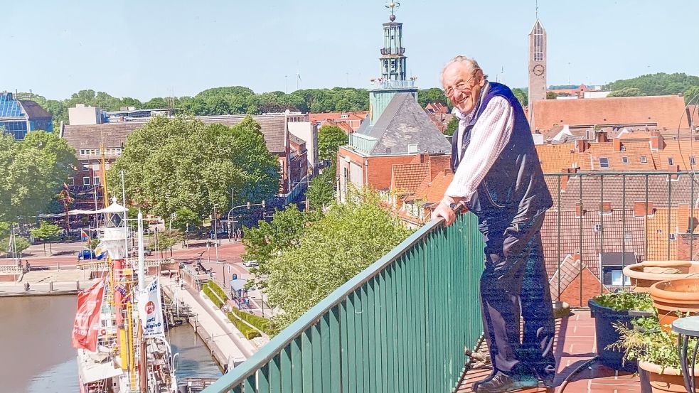 Emder mit Herz: Bernhard Brahms auf dem Balkon seiner Penthouse-Wohnung. Fotos: privat